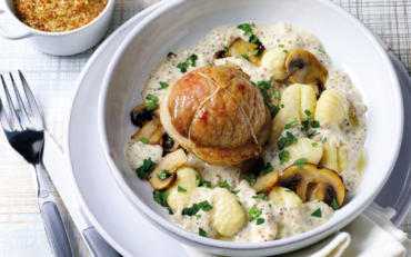 Paupiettes de veau sauce moutarde à l’ancienne et champignons, gnocchis de pommes de terre